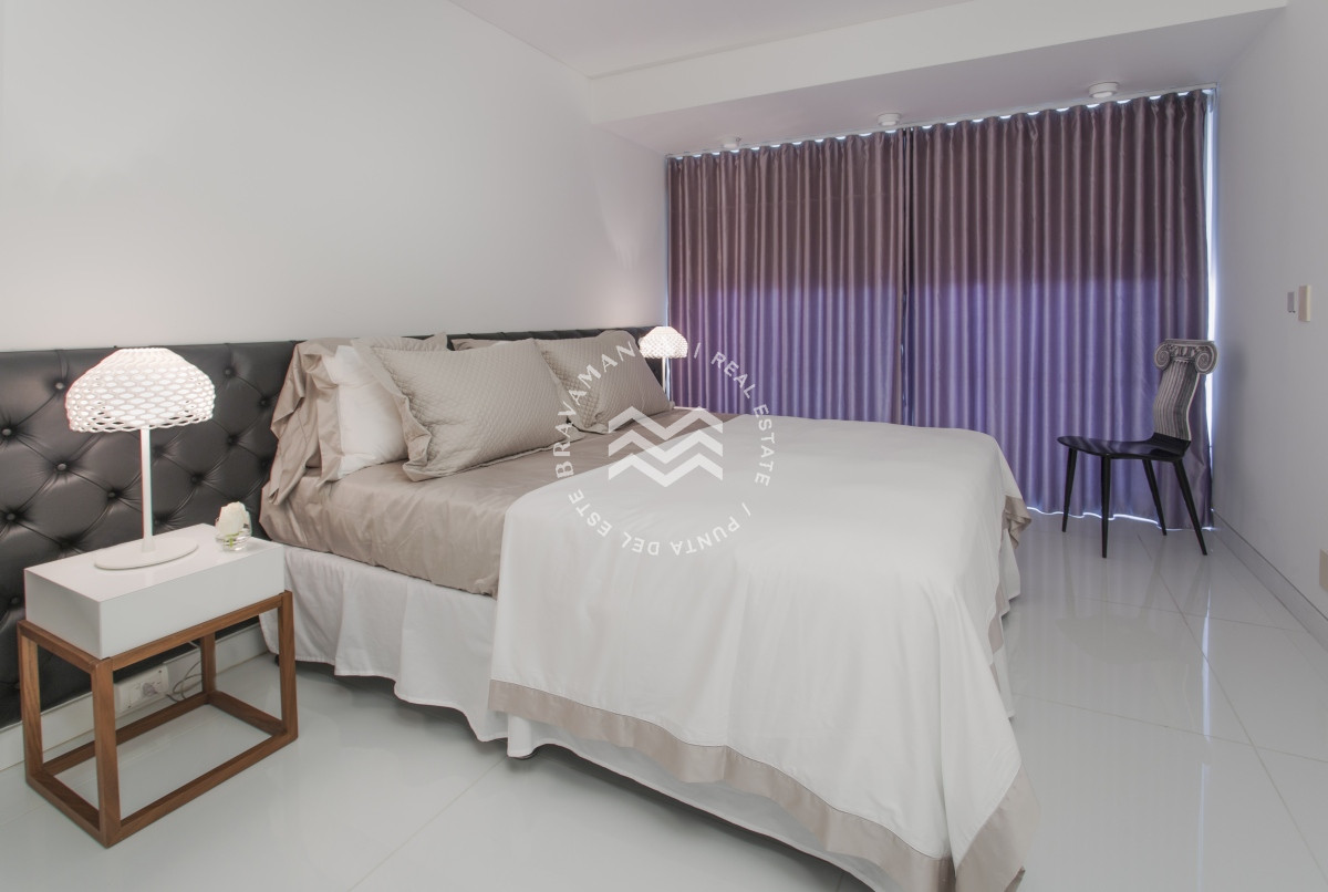 Apartamento ID.148 - LUJOSO PENTHOUSE DUPLEX en Playa Brava, primera línea Parada 31