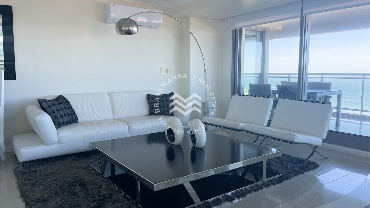 Apartamento ID.83 - ALQUILER Anual o temporada 3 dormitorios y servicio primera línea playa Brava