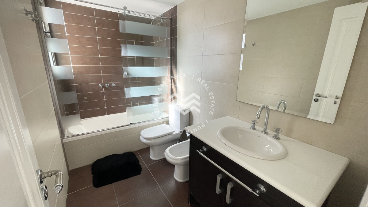 Apartamento ID.82 - VENTA Apartamento 3 dormitorios y servicio frente al mar en Playa Brava