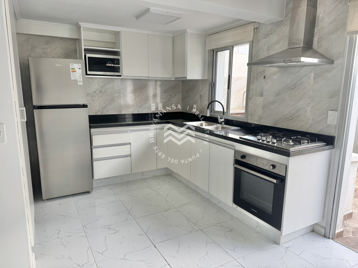 Apartamento ID.131 - ALQUILER ANUAL Duplex 2 dormitorios en Maldonado, Altos de la Laguna
