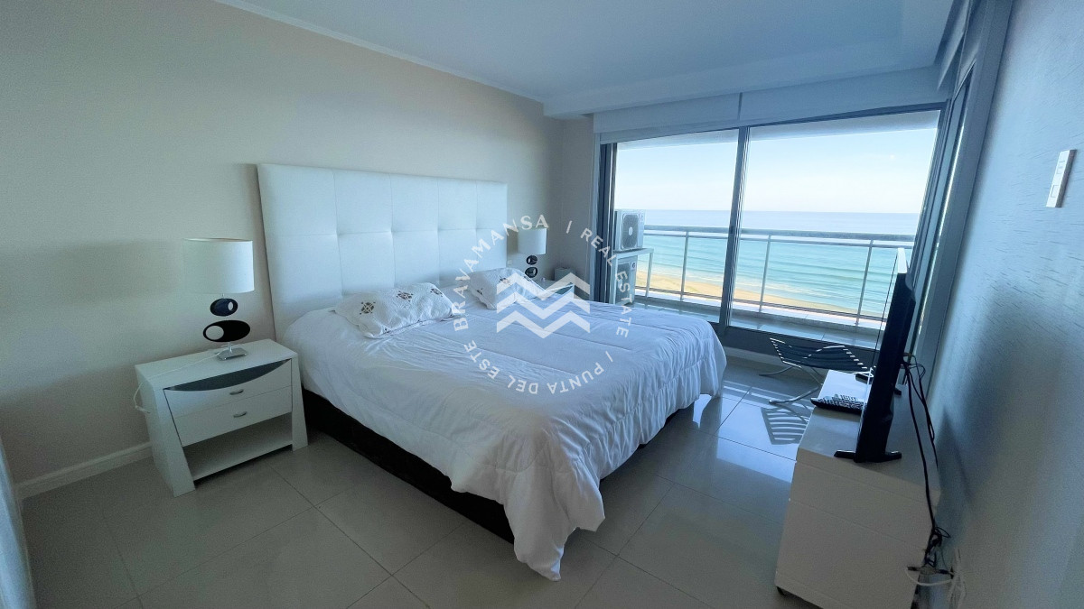 Apartamento ID.83 - ALQUILER Anual o temporada 3 dormitorios y servicio primera línea playa Brava
