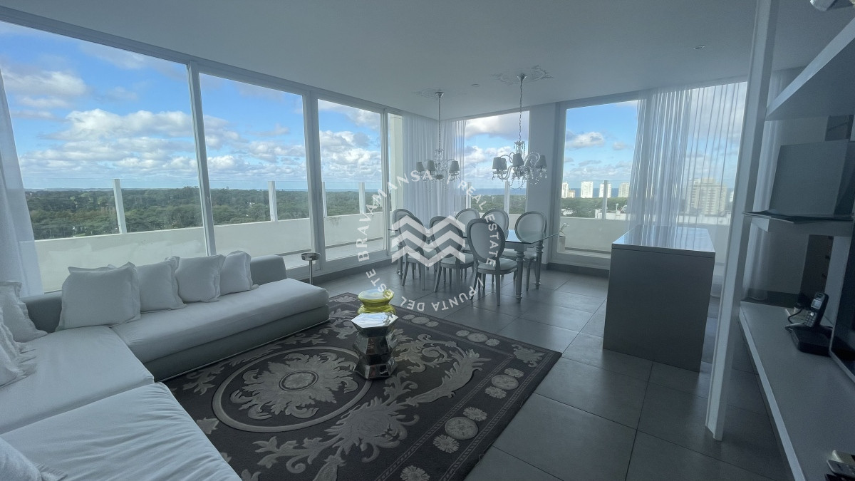 Apartamento ID.150 - AMPLIO PENTHOUSE DUPLEX En el centro de Punta del Este