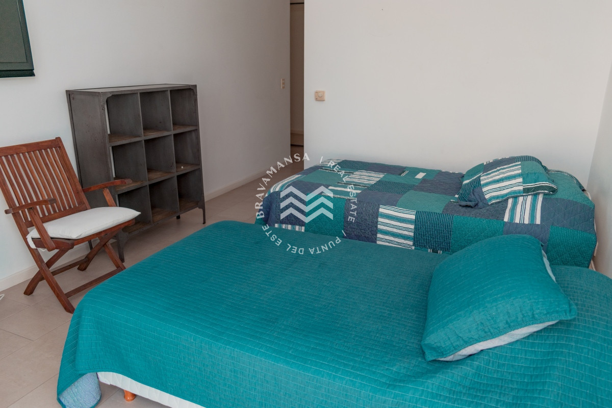Apartamento ID.358 - ALQUILER TEMPORADA Exclusivo apartamento en Playa Brava, piso entero 3 dormitorios