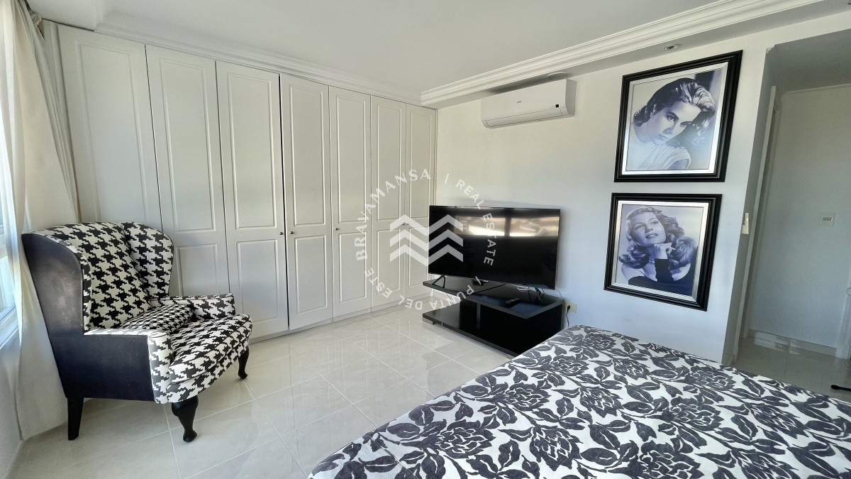Apartamento ID.17 - Hermoso apartamento esquinero en primera línea Punta del Este