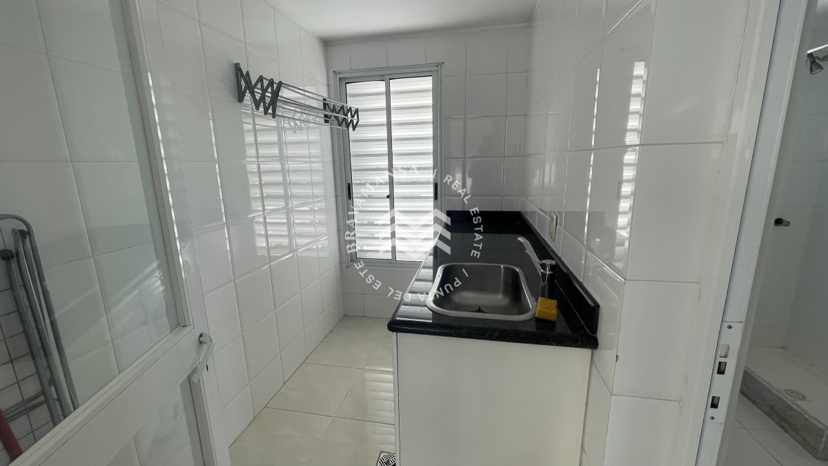 Apartamento ID.74 - OPORTUNIDAD 3 dormitorios y servicio primera línea Playa Mansa, Punta del Este