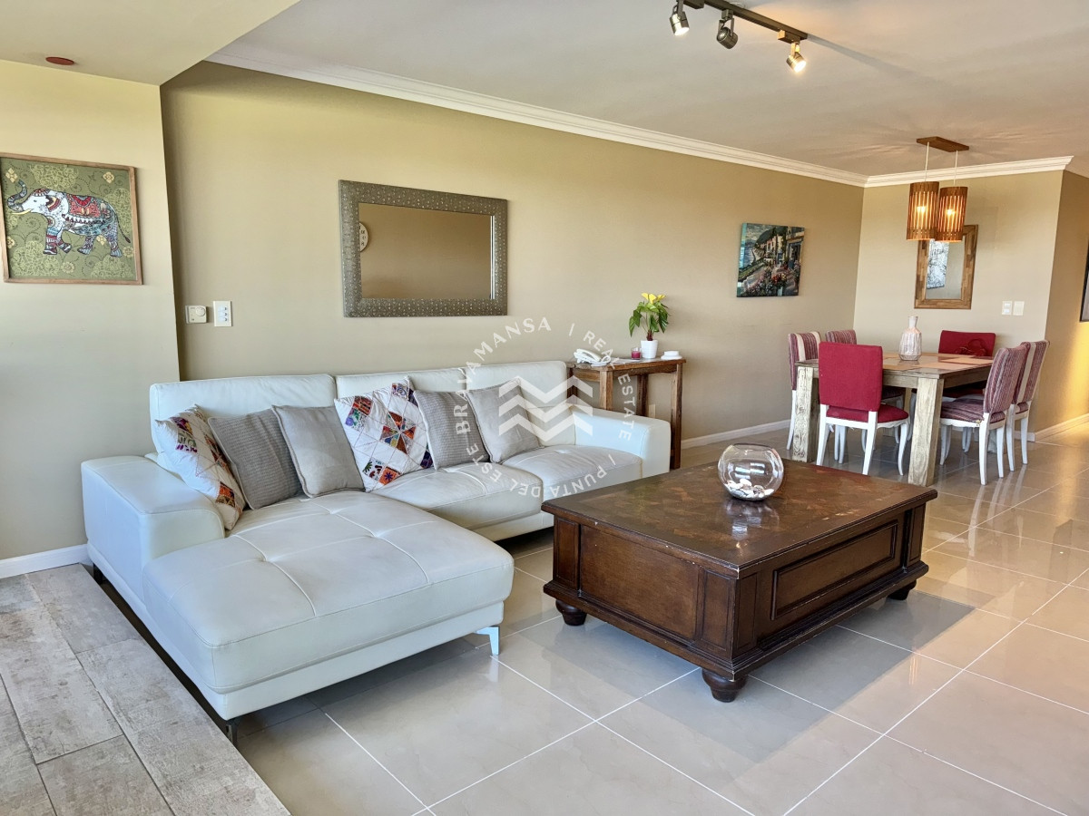 Apartamento ID.286 - VENTA apartamento 3 dormitorios en suite en Playa Brava primera línea