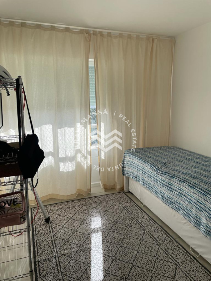 Apartamento ID.63 - VENTA Apto en Punta del Este 3 dormitorios 2 baños. Balcón con parrillero