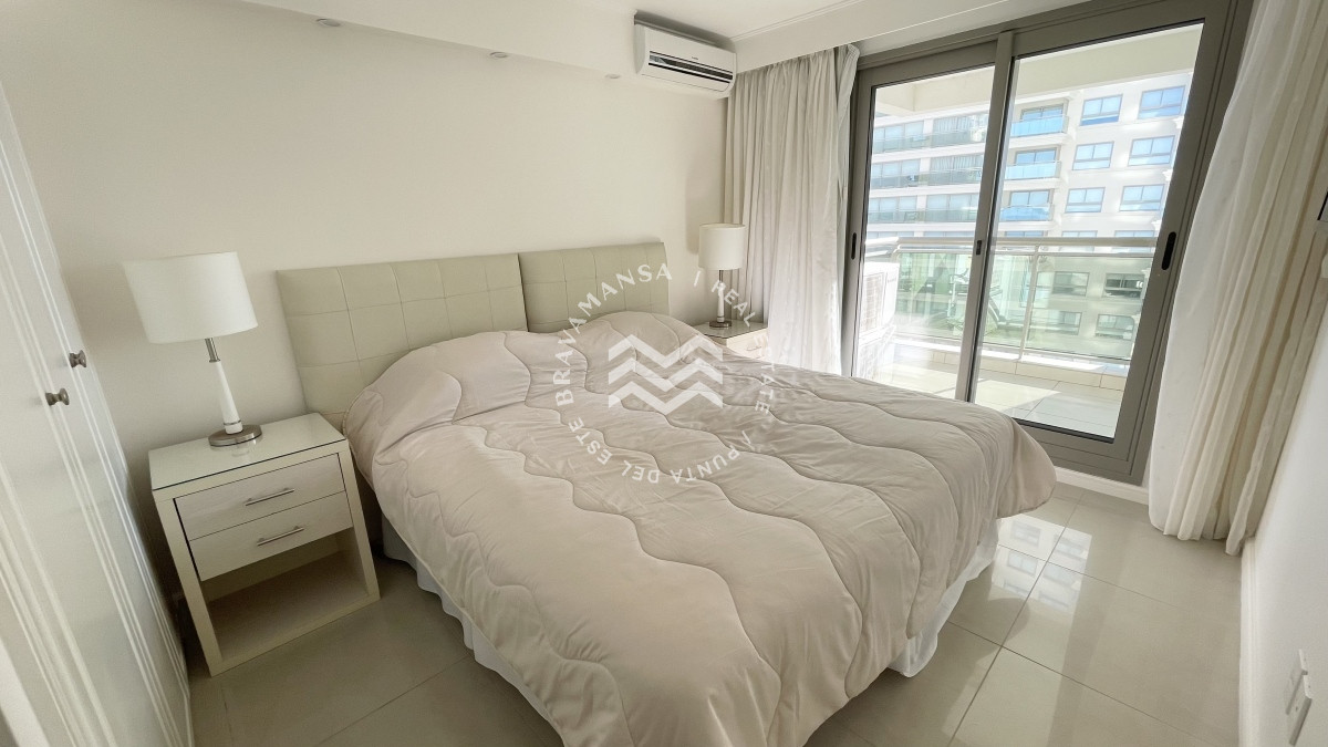 Apartamento ID.82 - VENTA Apartamento 3 dormitorios y servicio frente al mar en Playa Brava