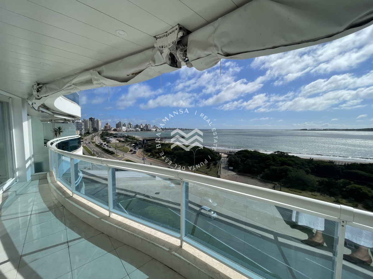Apartamento ID.125 - ALQUILER INVERNAL en primera línea Playa Mansa, 2 dormitorios