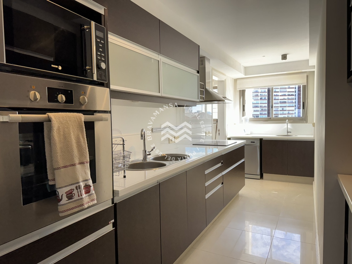 Apartamento ID.286 - VENTA apartamento 3 dormitorios en suite en Playa Brava primera línea