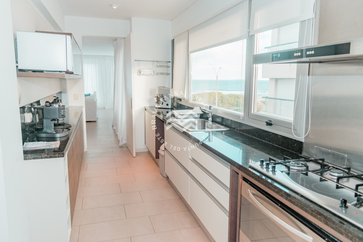 Apartamento ID.358 - ALQUILER TEMPORADA Exclusivo apartamento en Playa Brava, piso entero 3 dormitorios