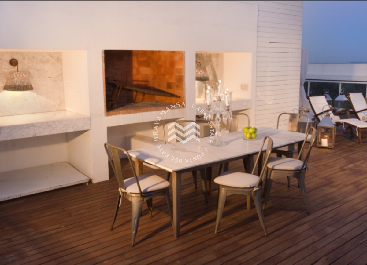 Apartamento ID.150 - AMPLIO PENTHOUSE DUPLEX En el centro de Punta del Este
