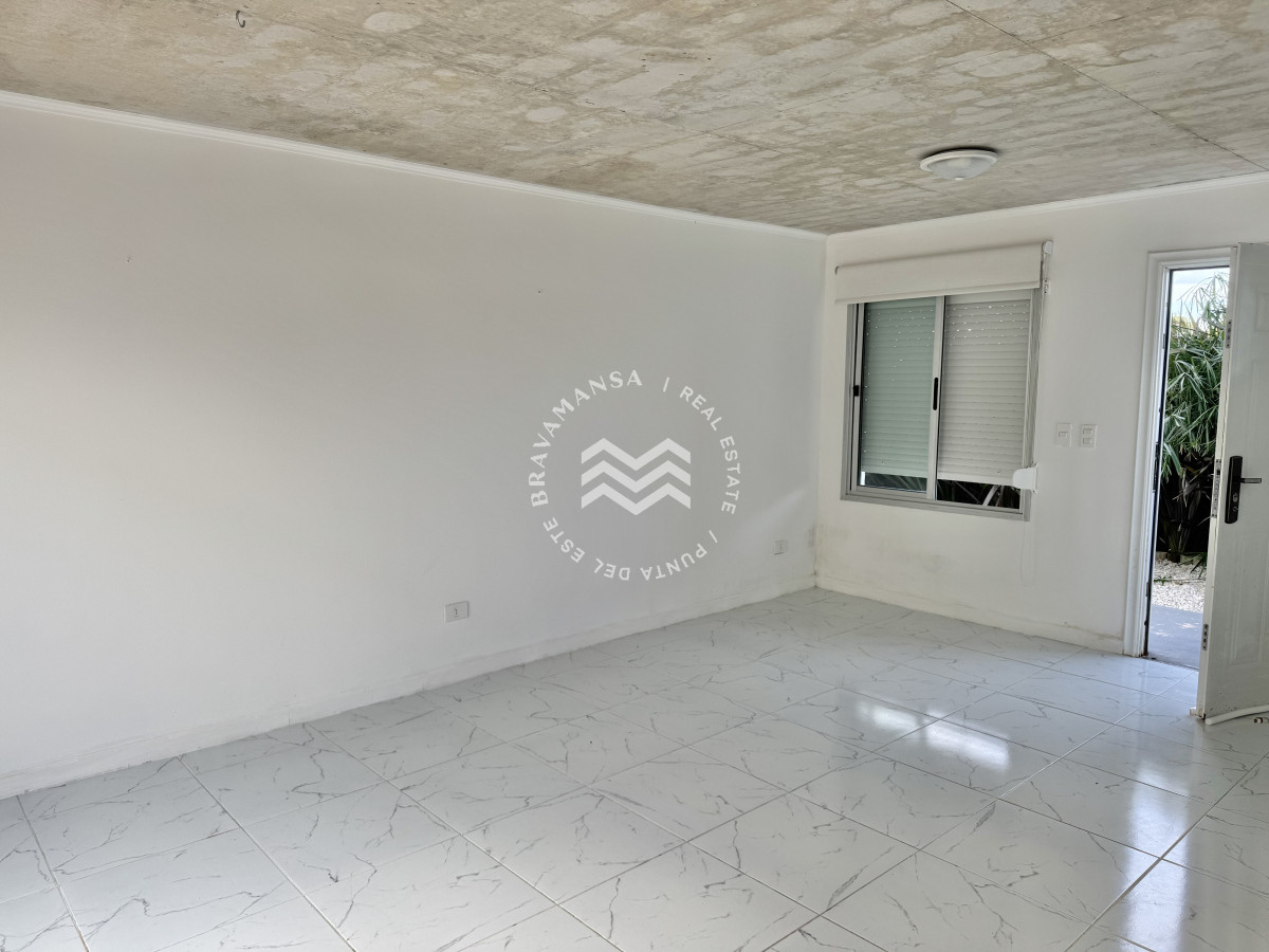 Apartamento ID.131 - ALQUILER ANUAL Duplex 2 dormitorios en Maldonado, Altos de la Laguna