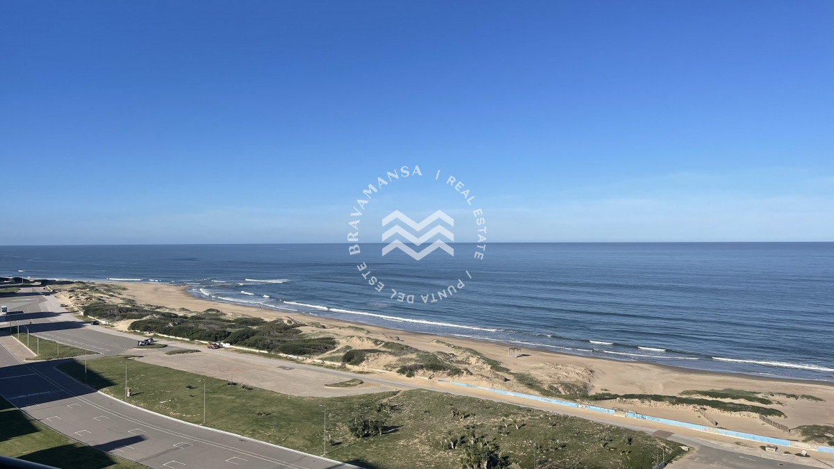 Apartamento ID.83 - ALQUILER Anual o temporada 3 dormitorios y servicio primera línea playa Brava