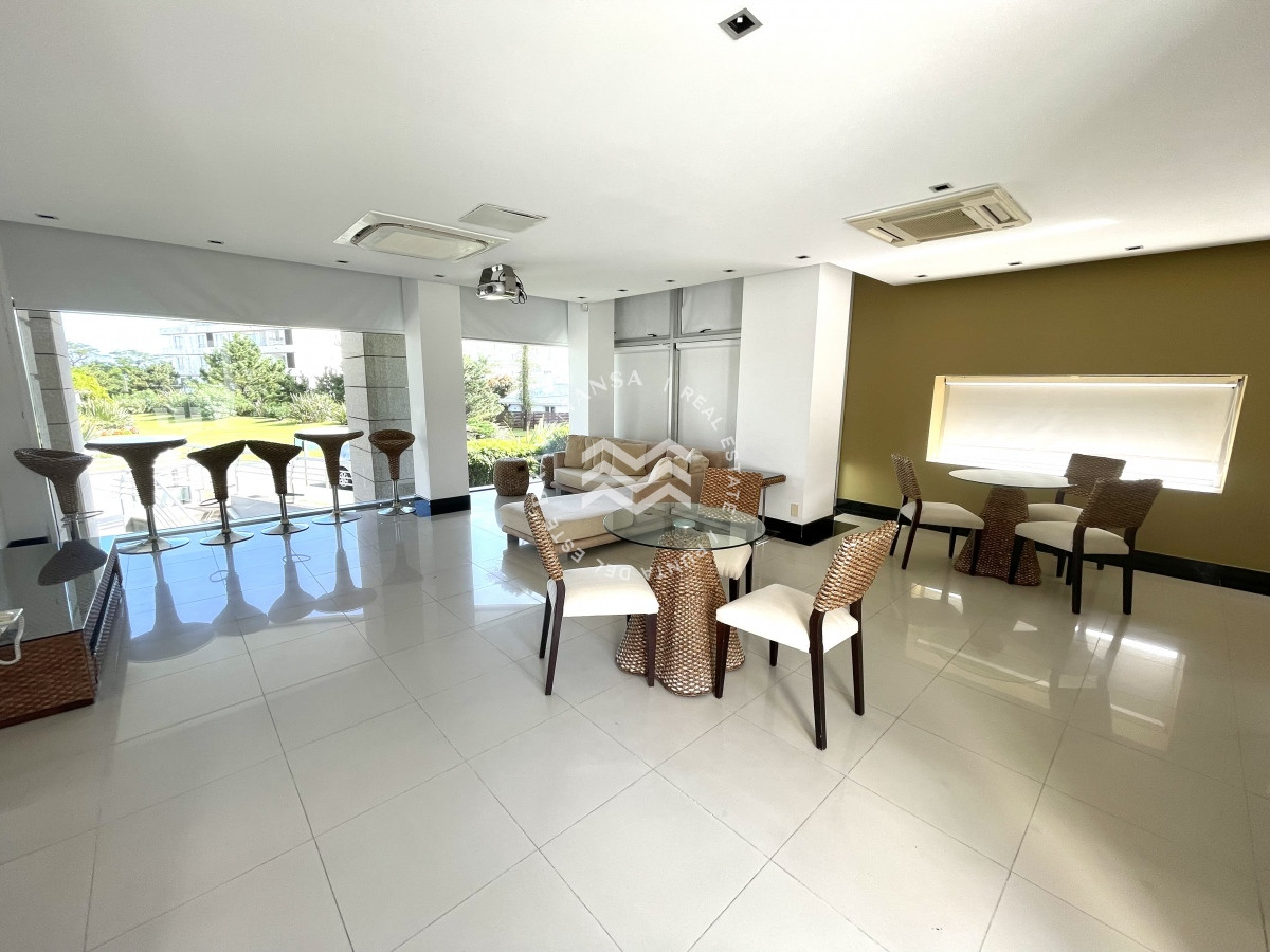 Apartamento ID.104 - ALQUILER TEMPORADA 2 dormitorios Playa Mansa frente al mar