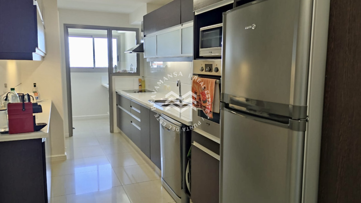 Apartamento ID.98 - ALQUILER ANUAL 3 dormitorios vista al mar Playa Brava