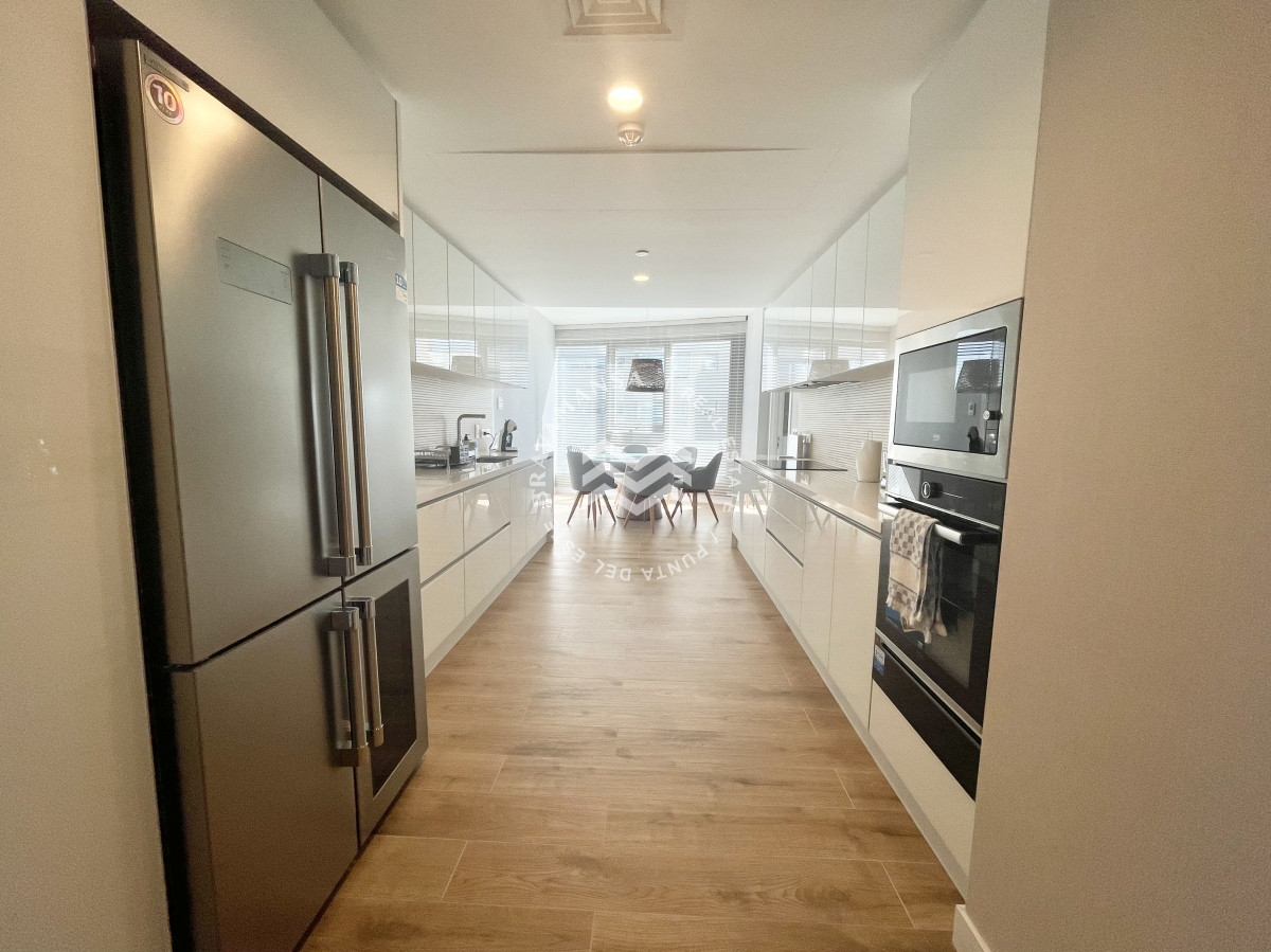 Apartamento ID.123 - ALQUILER TEMPORAL En Playa Brava frente al mar