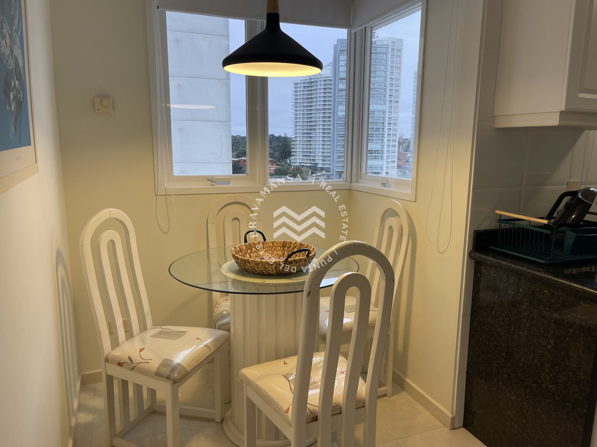 Apartamento ID.79 - ALQUILER Temporada anual o invernal 3 dormitorios en suite con vista al mar Playa Mansa