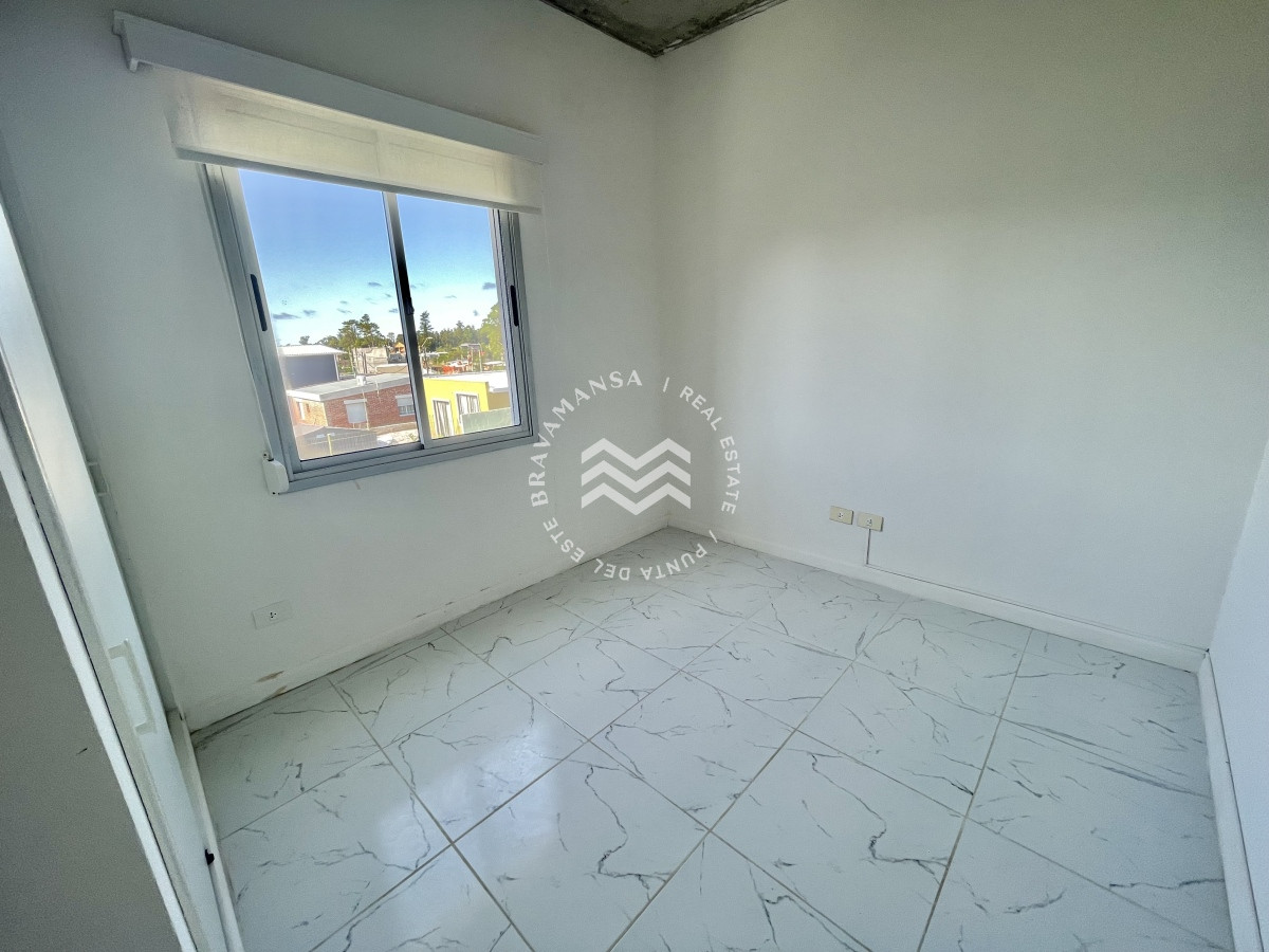 Apartamento ID.230 - VENTA Apartamento Duplex 2 dormitorios, B Altos de la Laguna, Maldonado
