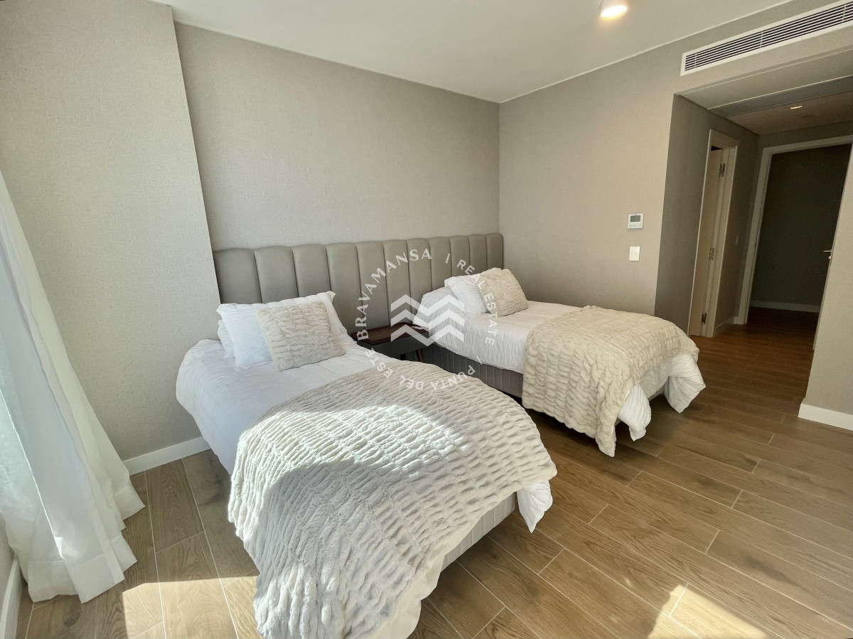 Apartamento ID.123 - ALQUILER TEMPORAL En Playa Brava frente al mar