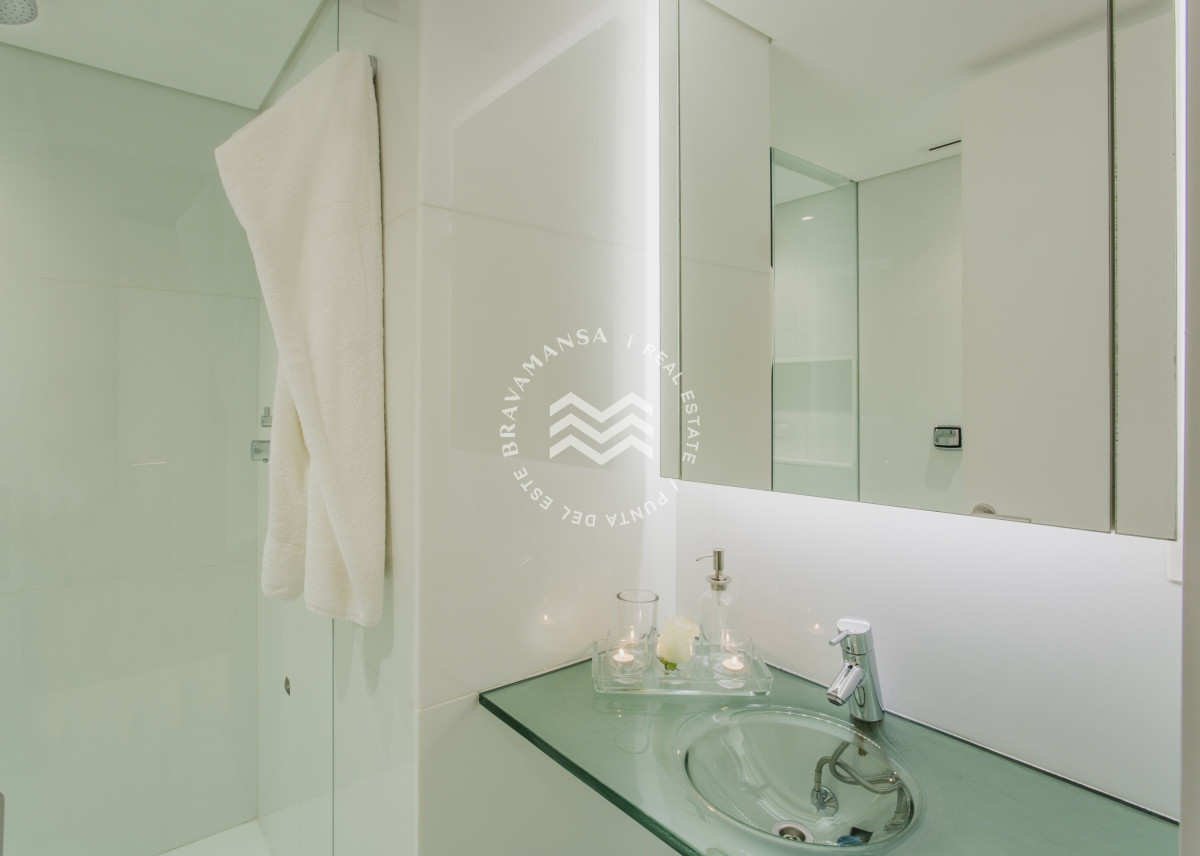 Apartamento ID.148 - LUJOSO PENTHOUSE DUPLEX en Playa Brava, primera línea Parada 31