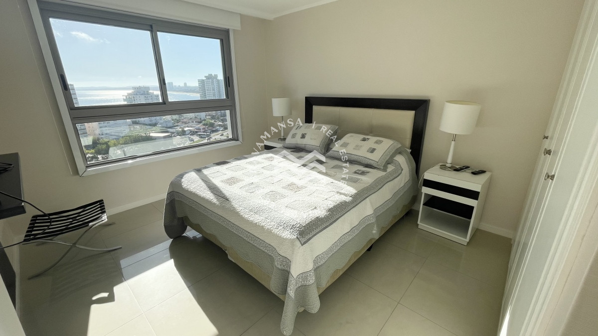 Apartamento ID.83 - ALQUILER Anual o temporada 3 dormitorios y servicio primera línea playa Brava