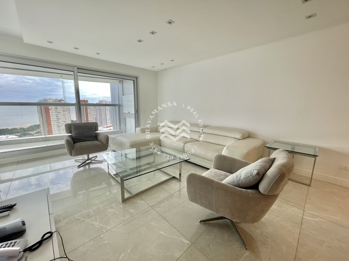 Apartamento ID.258 - Hermoso apartamento 3 dormitorios y servicio disponible en alquiler! Playa Mansa, frente al mar