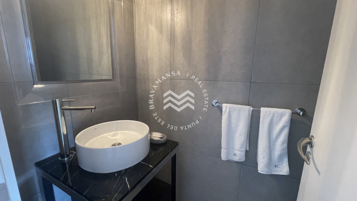 Apartamento ID.150 - AMPLIO PENTHOUSE DUPLEX En el centro de Punta del Este