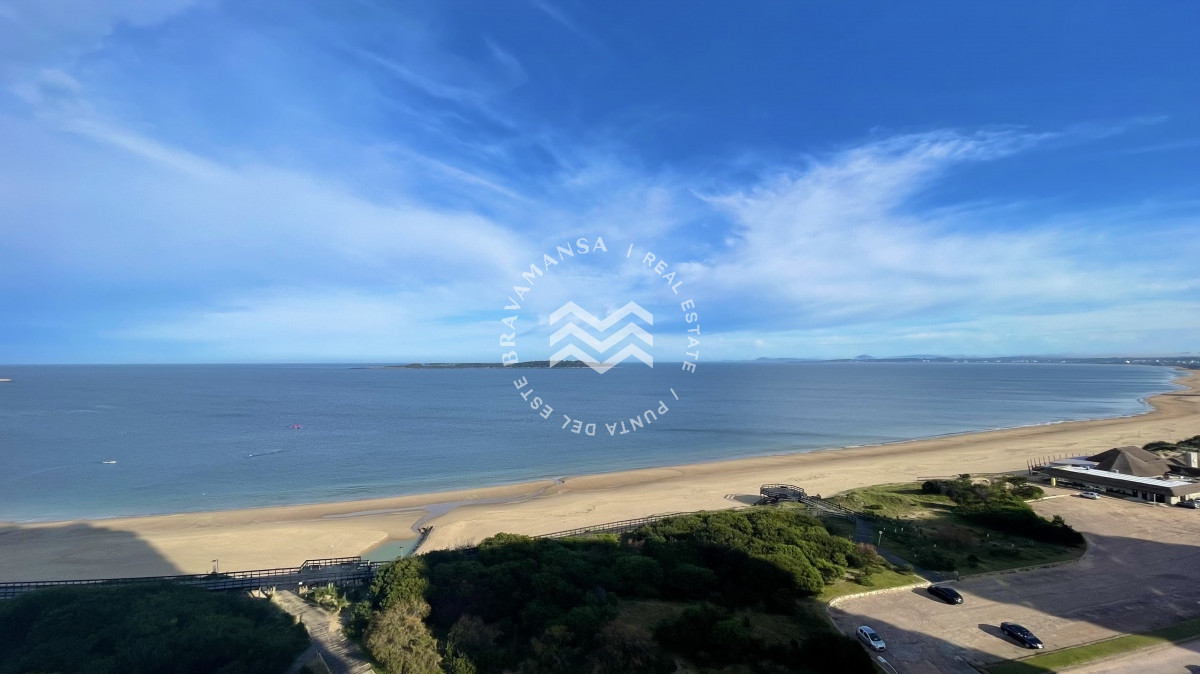 Apartamento ID.74 - OPORTUNIDAD 3 dormitorios y servicio primera línea Playa Mansa, Punta del Este
