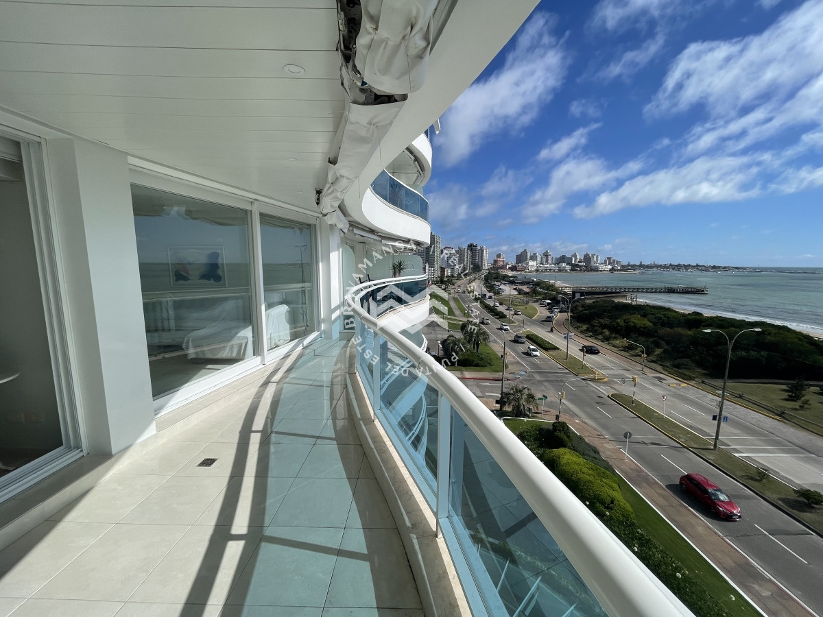 Apartamento ID.125 - ALQUILER INVERNAL en primera línea Playa Mansa, 2 dormitorios