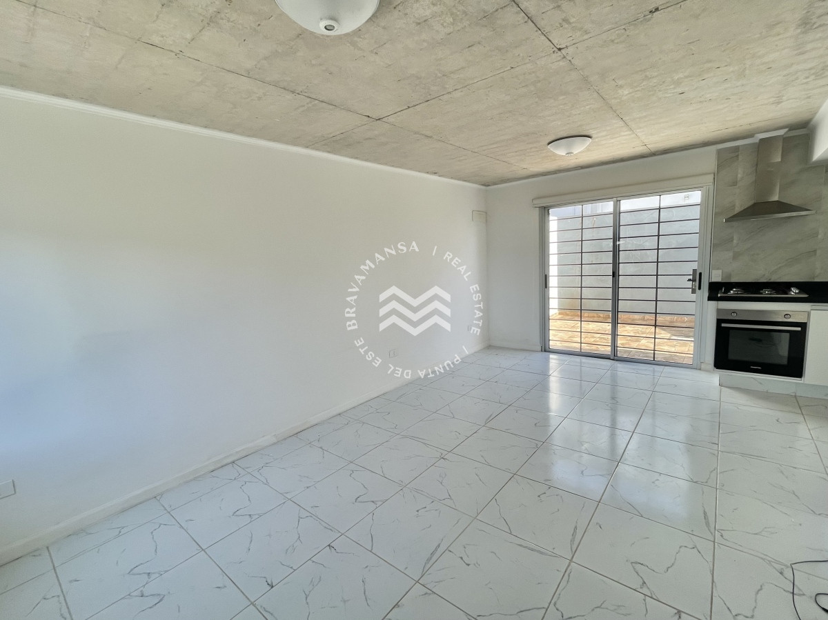 Apartamento ID.230 - VENTA Apartamento Duplex 2 dormitorios, B Altos de la Laguna, Maldonado