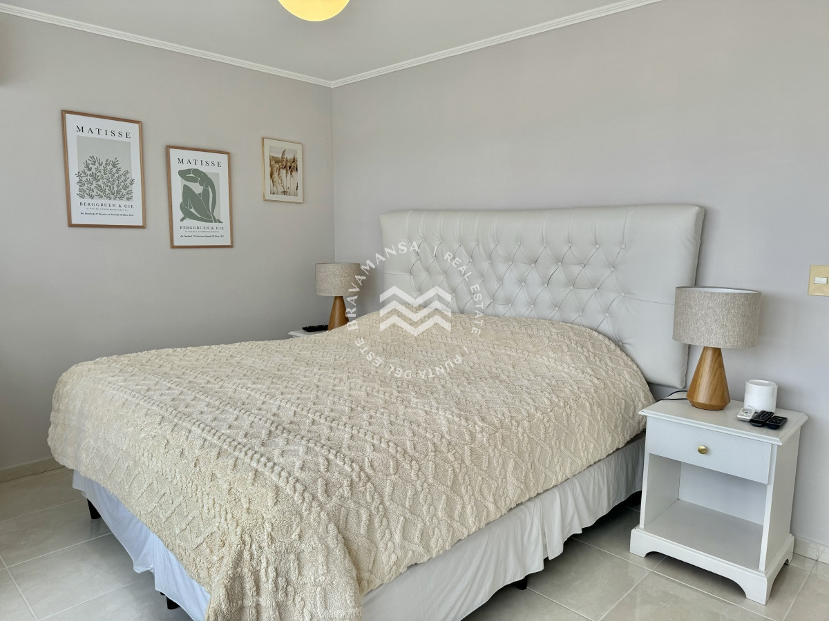 Apartamento ID.74 - OPORTUNIDAD 3 dormitorios y servicio primera línea Playa Mansa, Punta del Este