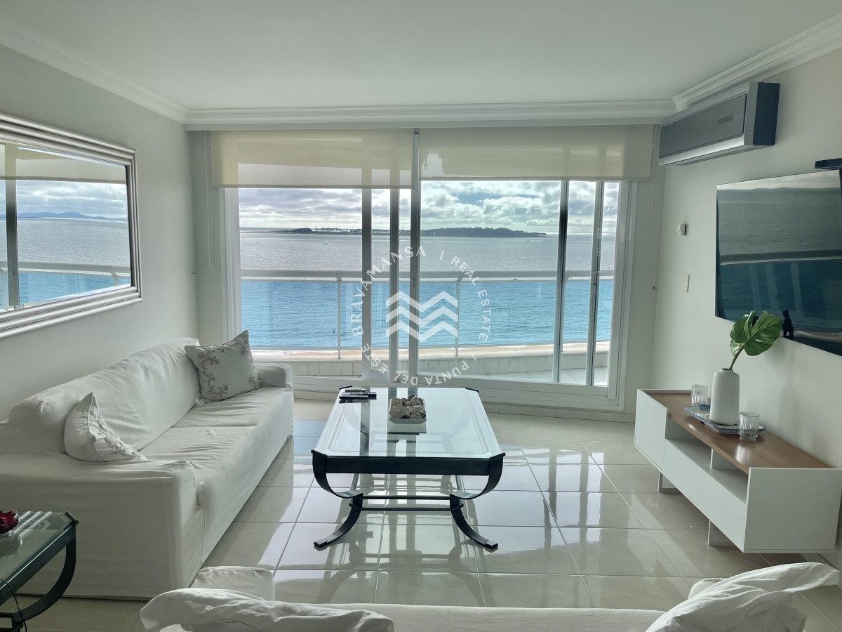Apartamento ID.125 - ALQUILER INVERNAL en primera línea Playa Mansa, 2 dormitorios