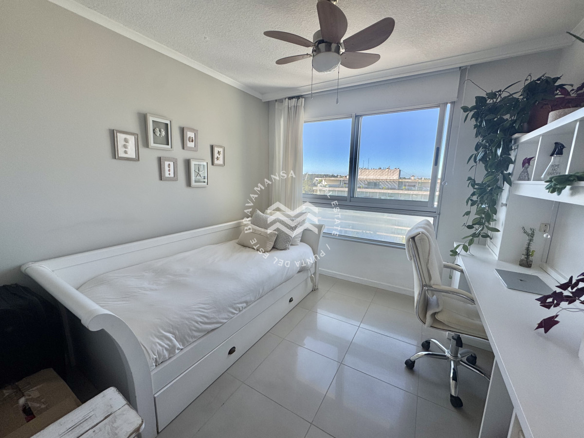 Apartamento ID.662 - VENTA Hermoso apartamento de 3 suites en Ocean Drive, excelente estado