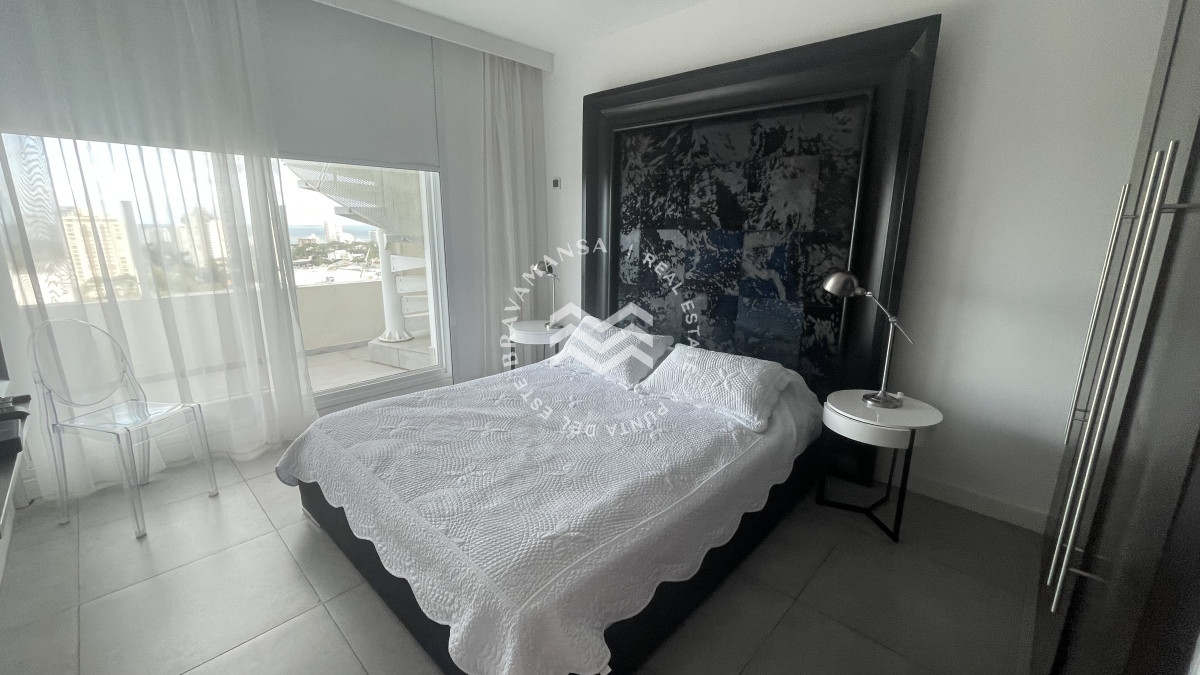 Apartamento ID.150 - AMPLIO PENTHOUSE DUPLEX En el centro de Punta del Este