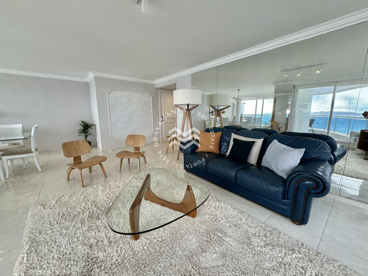 Apartamento ID.74 - OPORTUNIDAD 3 dormitorios y servicio primera línea Playa Mansa, Punta del Este