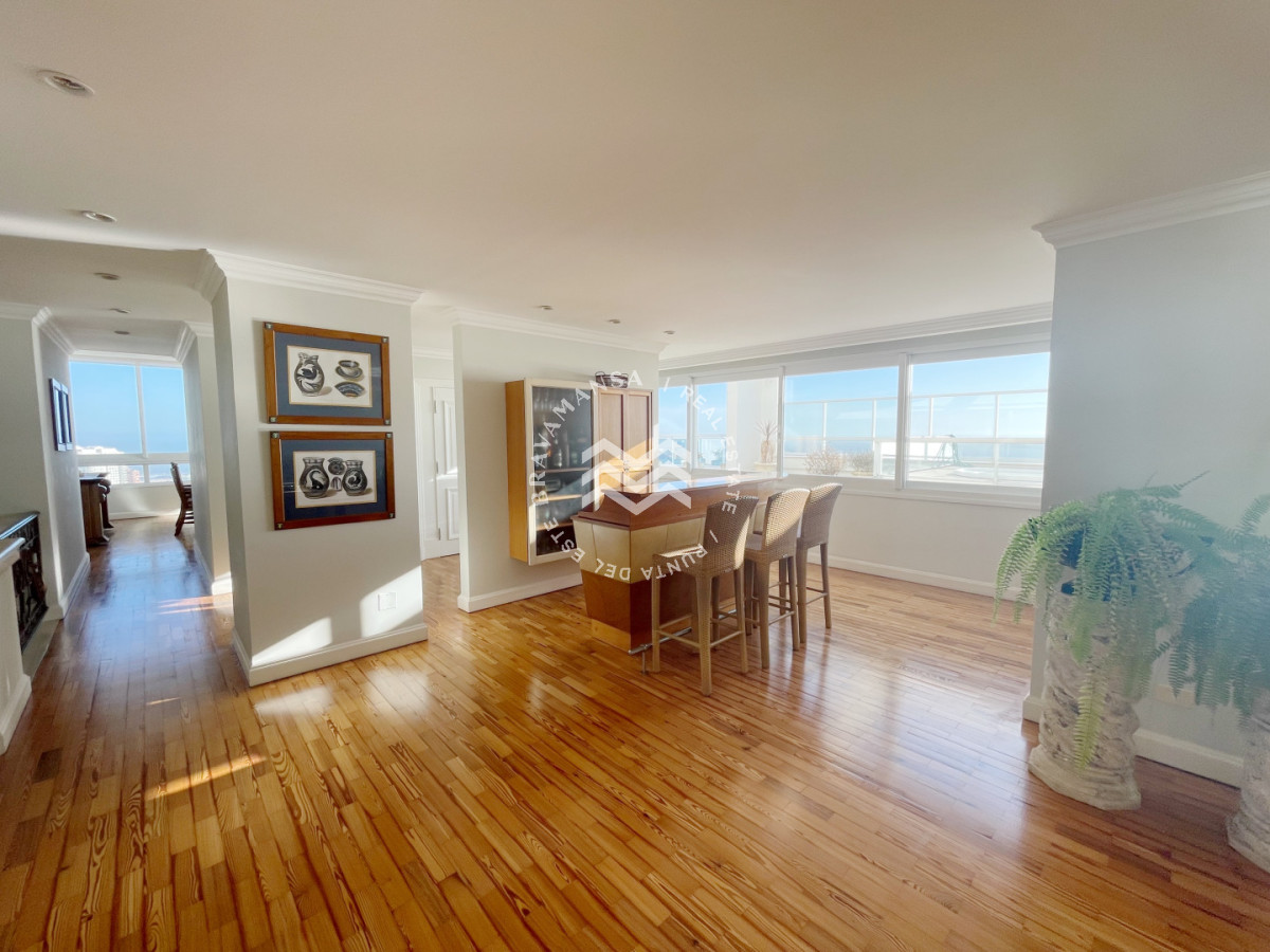 Apartamento ID.778 - Magnífico penthouse duplex en primera línea de Playa Mansa