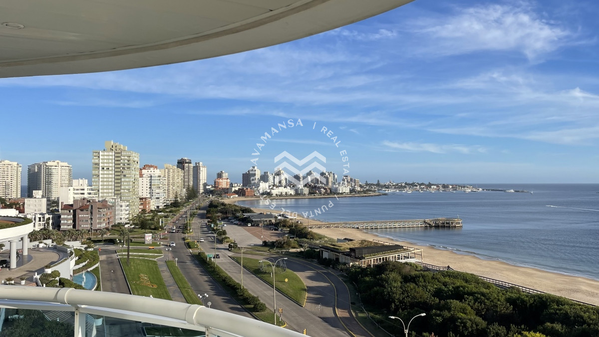 Apartamento ID.17 - Hermoso apartamento esquinero en primera línea Punta del Este