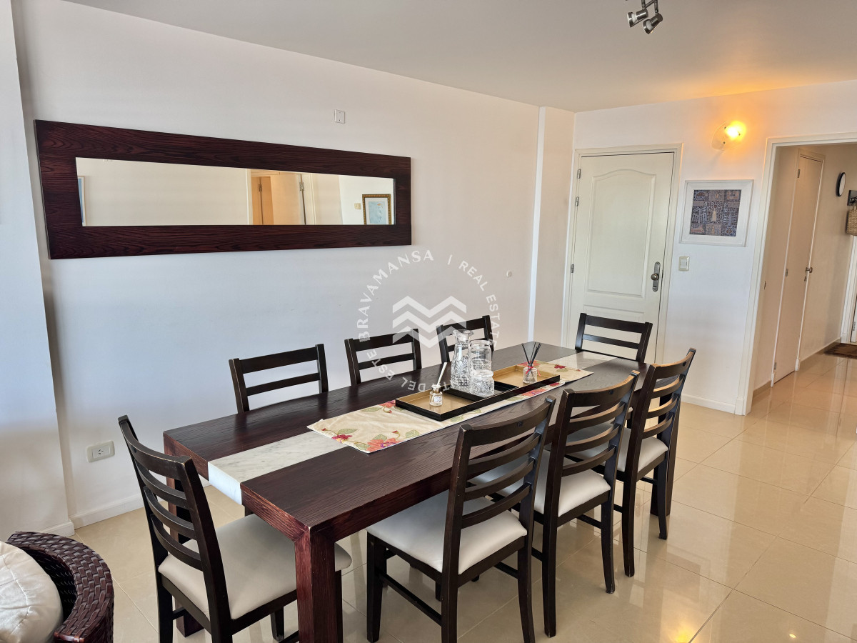 Apartamento ID.510 - VENTA Apartamento 3 dormitorios y dependencia en Playa Brava