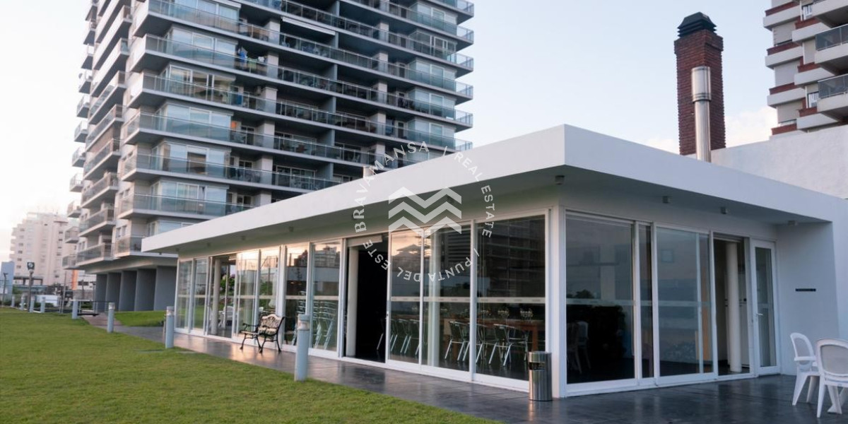 Apartamento ID.63 - VENTA Apto en Punta del Este 3 dormitorios 2 baños. Balcón con parrillero
