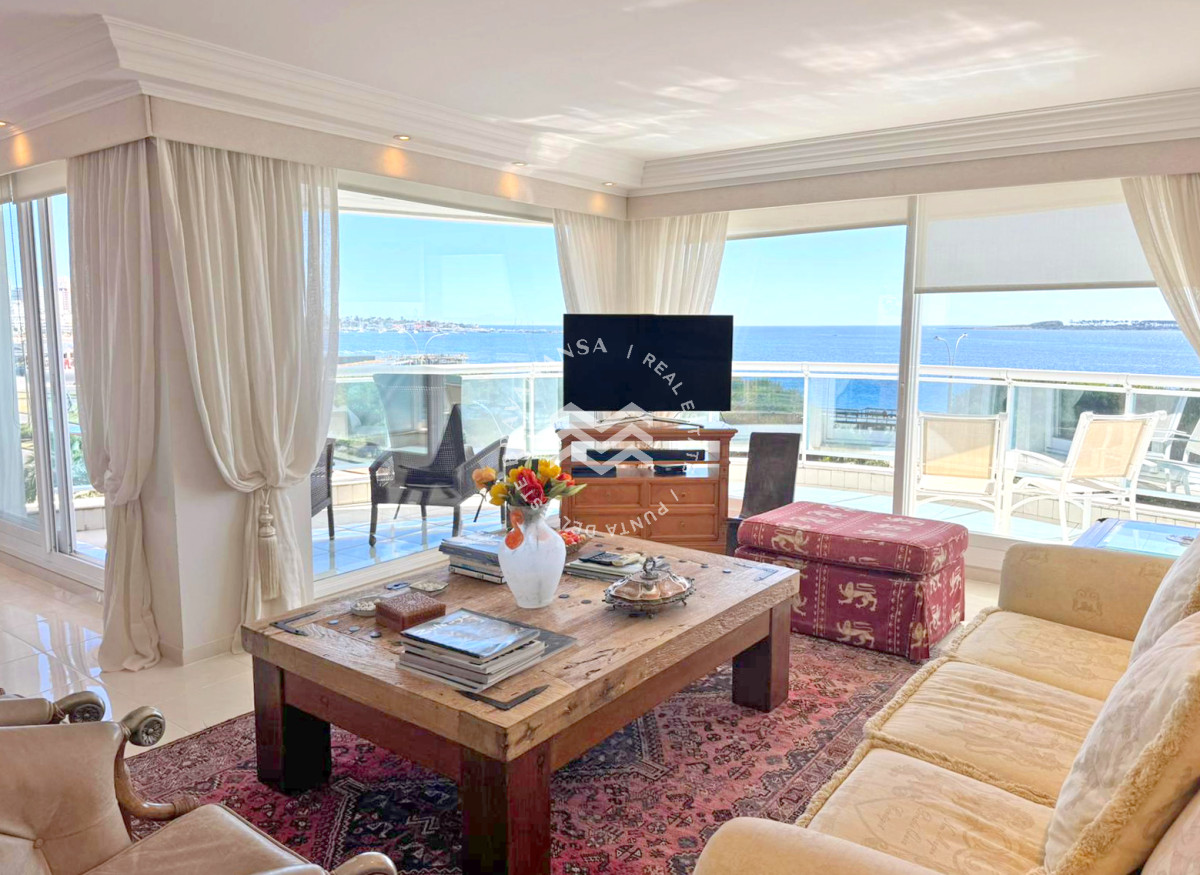 Apartamento ID.701 - VENTA Apartamento 3 dormitorios en excepcional edificio en Playa Mansa