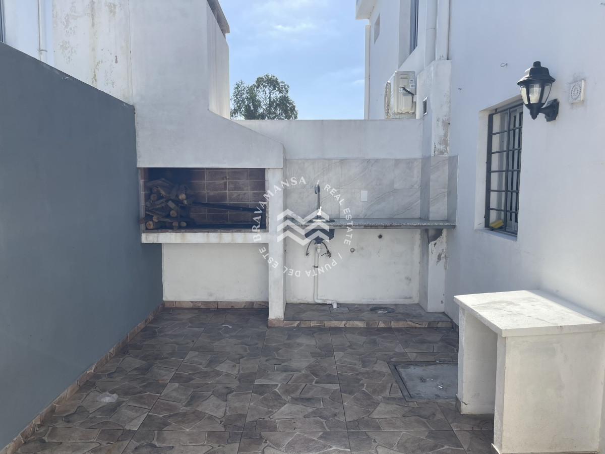 Apartamento ID.230 - VENTA Apartamento Duplex 2 dormitorios, B Altos de la Laguna, Maldonado