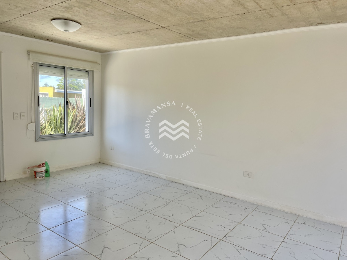 Apartamento ID.230 - VENTA Apartamento Duplex 2 dormitorios, B Altos de la Laguna, Maldonado
