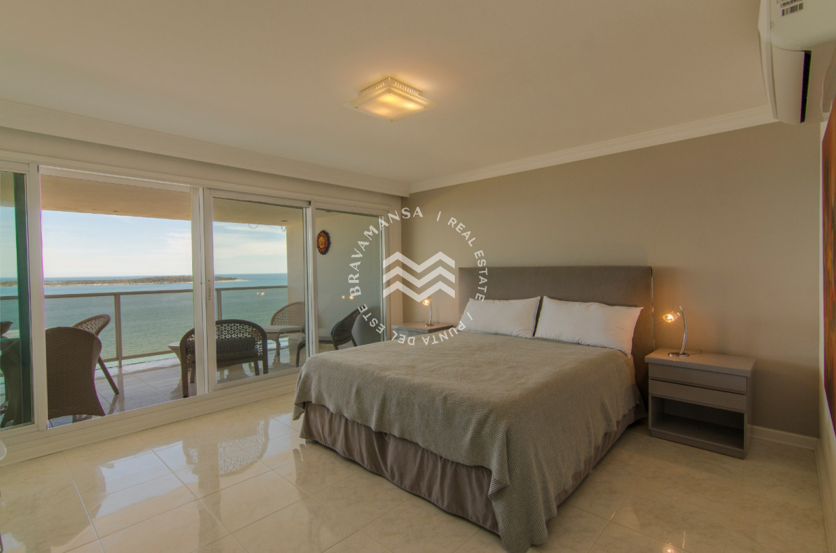Apartamento ID.564 - Maravilloso Penthouse duplex 5 dormitorios, primera línea Playa Mansa