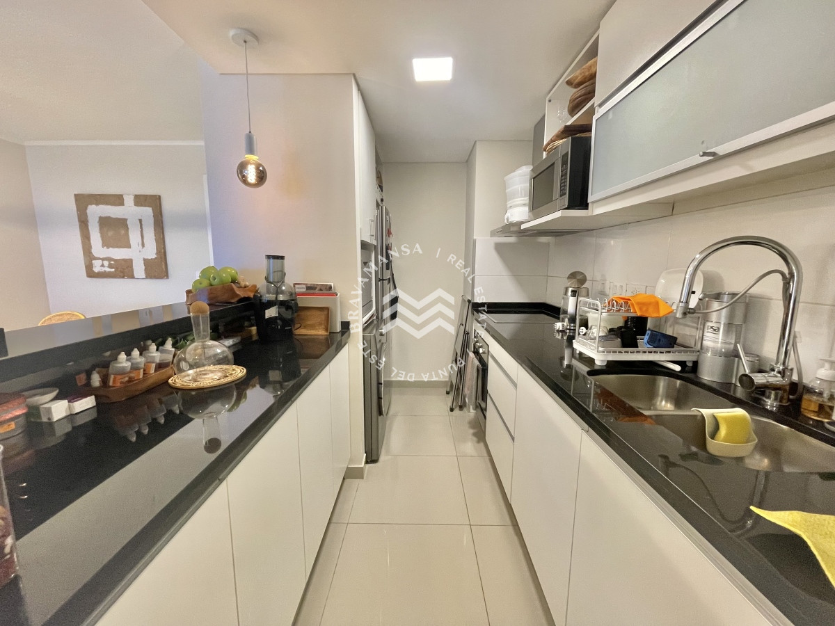 Apartamento ID.101 - VENTA 2 dormitorios con vista al mar en Playa Brava