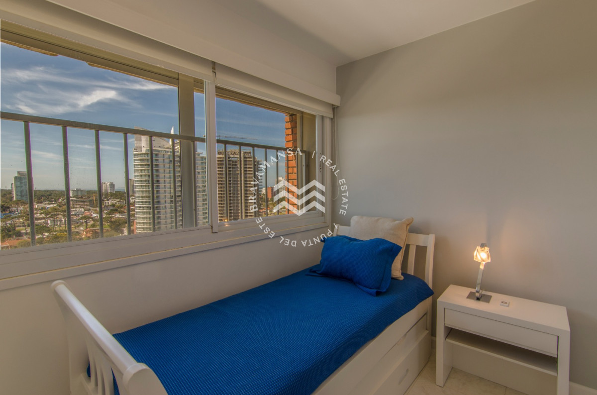 Apartamento ID.564 - Maravilloso Penthouse duplex 5 dormitorios, primera línea Playa Mansa