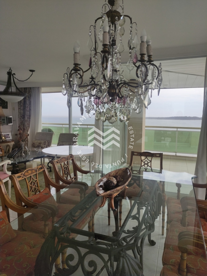 Apartamento ID.390 - VENTA Primera línea Coral Tower 3 dormitorios y servicio 