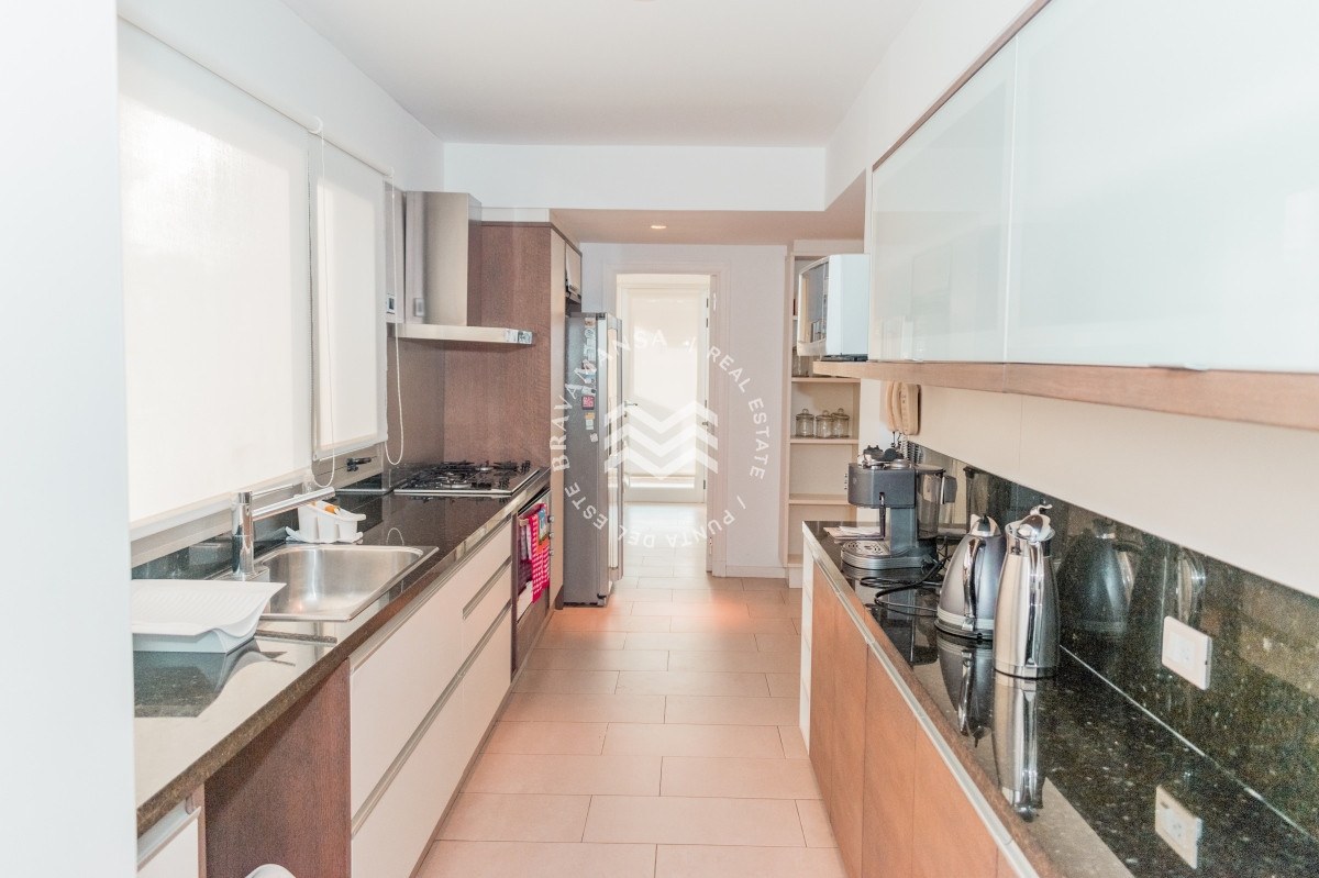 Apartamento ID.358 - ALQUILER TEMPORADA Exclusivo apartamento en Playa Brava, piso entero 3 dormitorios