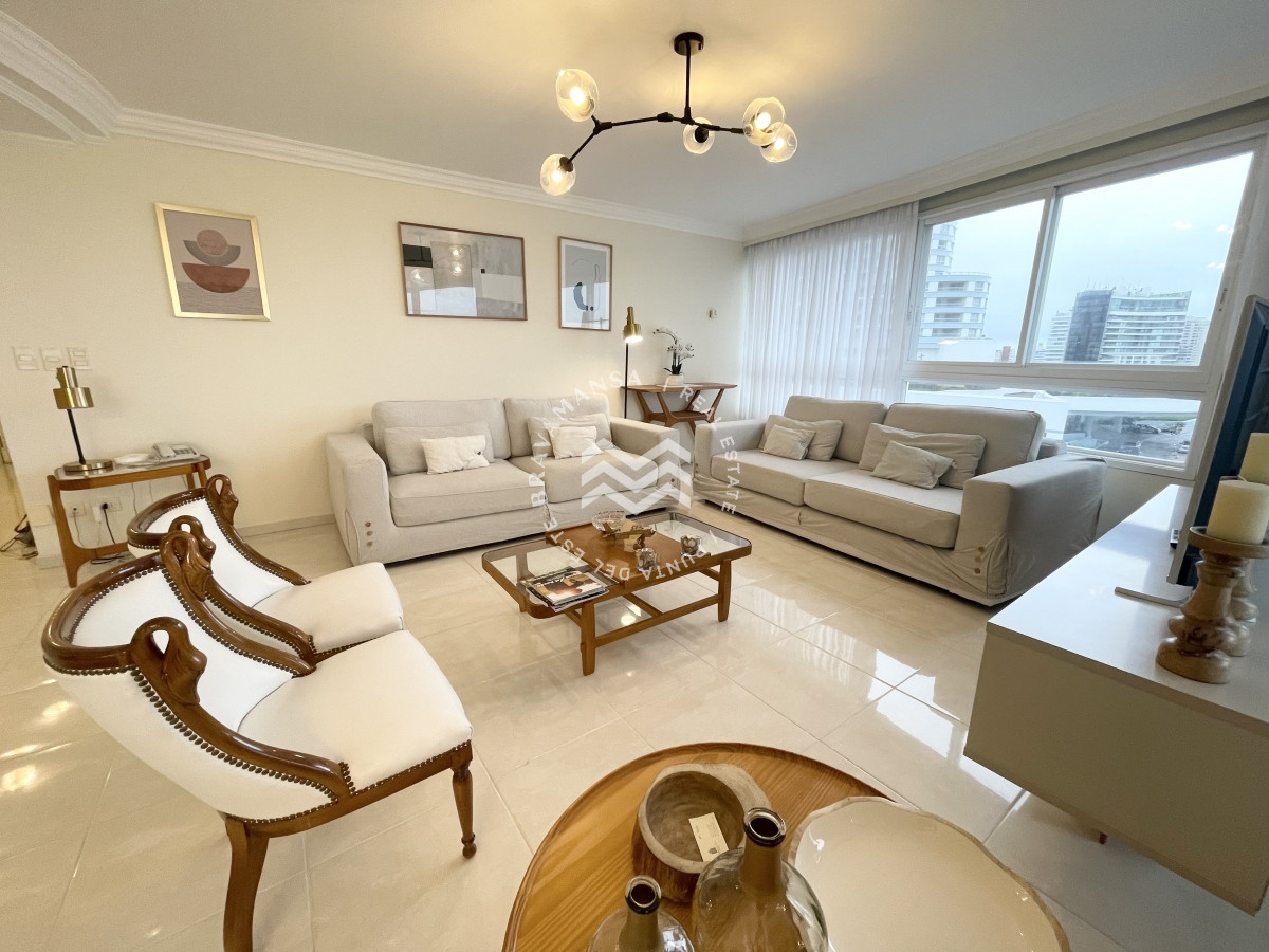 Apartamento ID.79 - ALQUILER Temporada anual o invernal 3 dormitorios en suite con vista al mar Playa Mansa