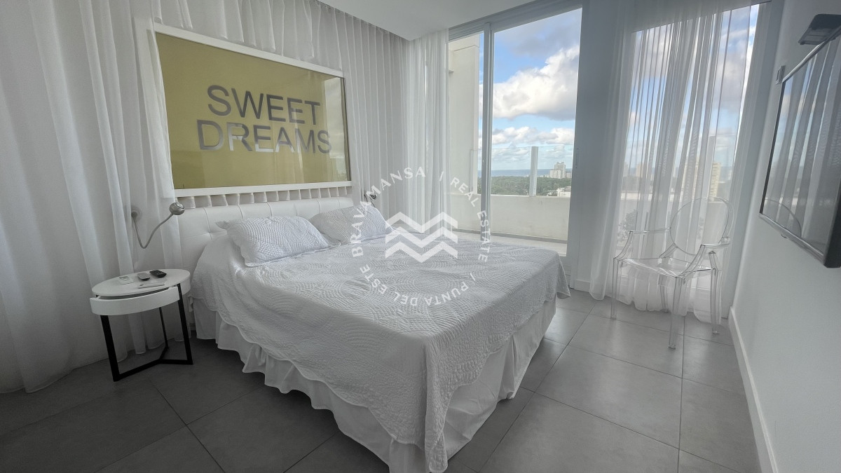 Apartamento ID.150 - AMPLIO PENTHOUSE DUPLEX En el centro de Punta del Este